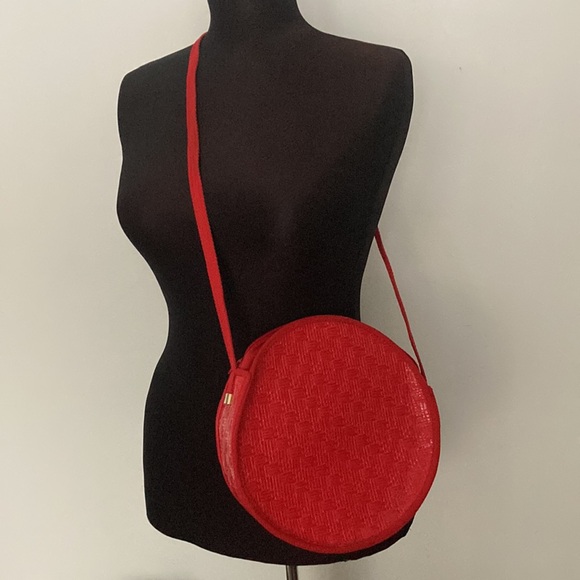 Handbags - Vintage Italian Woven Round Red Shoulder Bag Crossbody Purse / Novelli Florence